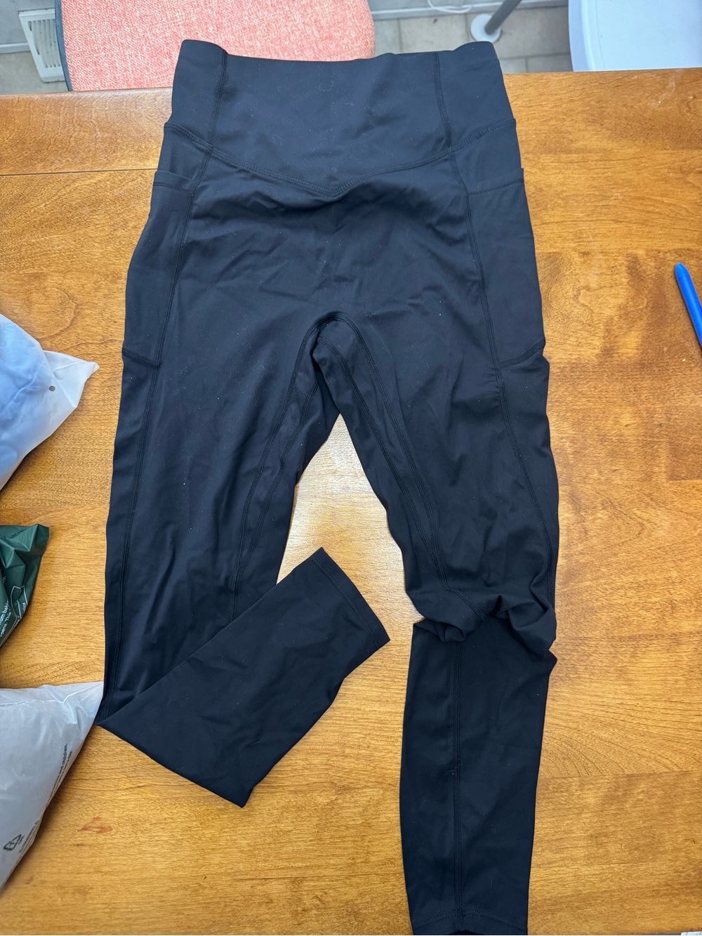 HALARA Black High-Rise 7/8 Leggings with Side Pockets